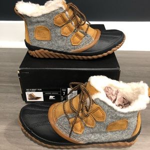 Women’s Sorel Out N About boots. Size 7.